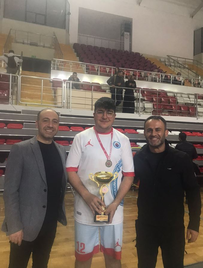 Sivas’ta liseler arası basketbol turnuvası düzenlendi!