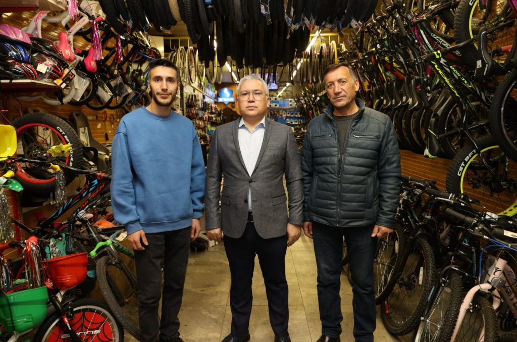 Vali Şimşek Esnafı Ziyaret Etti!