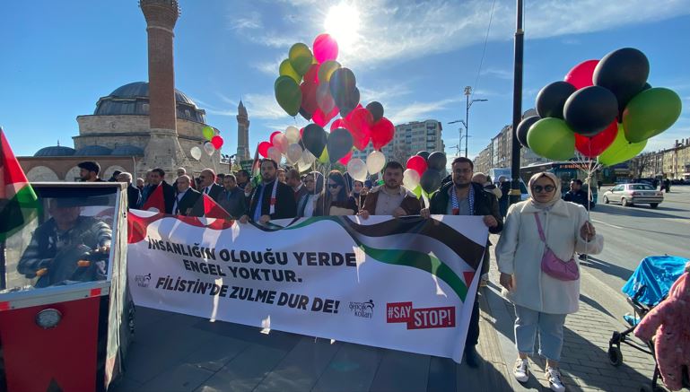 İsrail’in Gazze’ye yönelik saldırıları Sivas’ta protesto edildi!