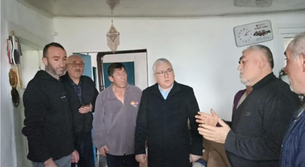 Vali Şimşek depremin merkez üssünde!