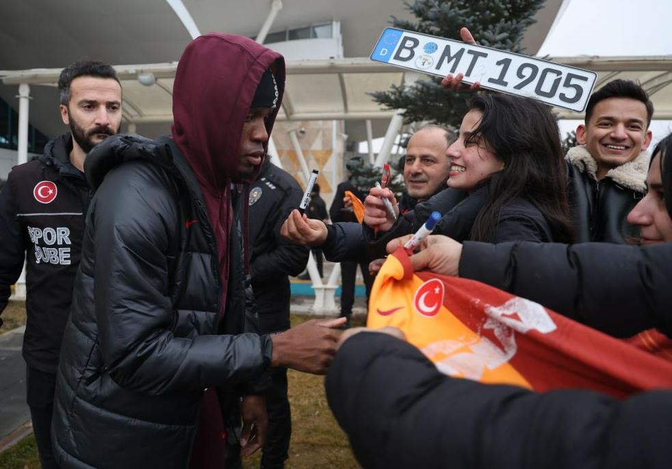 Galatasaray kafilesine Sivas’ta coşkulu karşılama