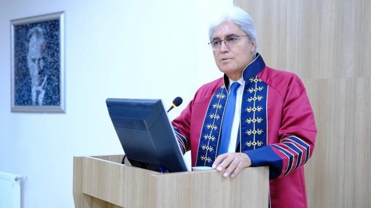 Tıp Fakültesinin Biyolog Dekanı Ahmet Alim Görevinden İstifa Etti