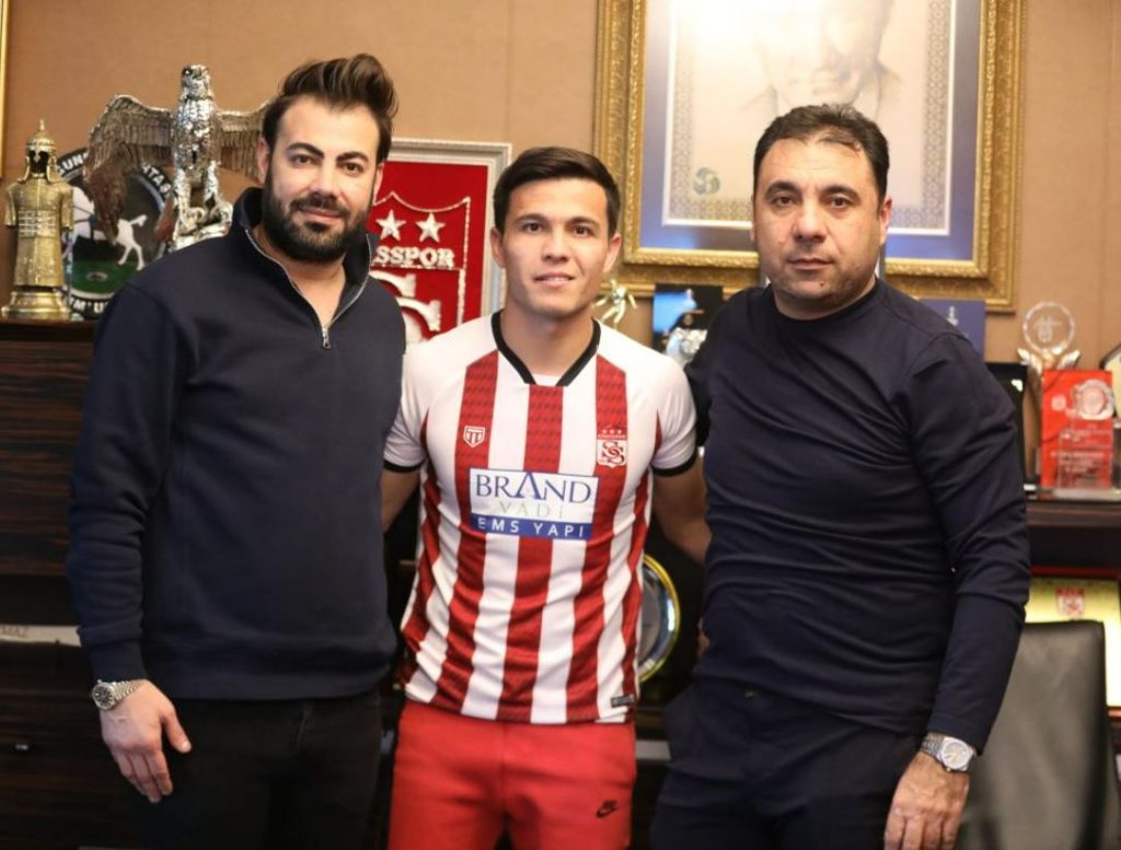 Azizbek Turgunboev resmen Sivasspor’da!