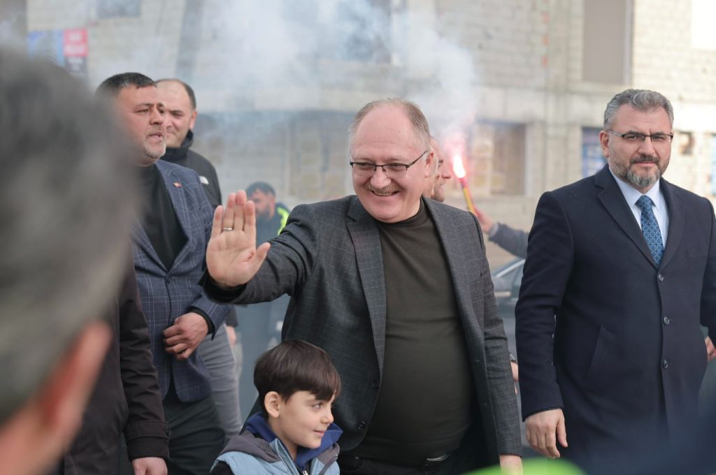 Miting Değil! Seçim Bürosu Açılışı!