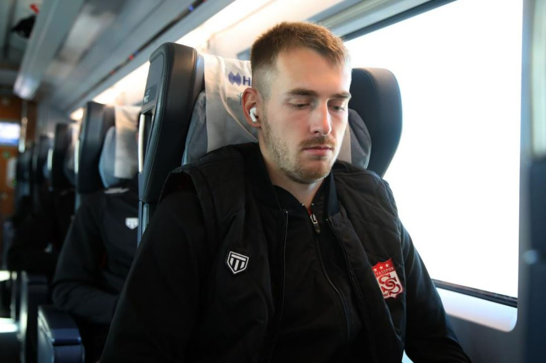 Sivasspor kafilesi hızlı trenle Ankara’ya ulaştı!