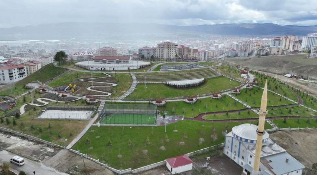 Sivas’ta heyecanla bekleniyordu! O park hizmete açıldı!
