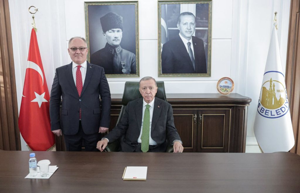 Cumhurbaşkanı Erdoğan Sivas Belediyesini Ziyaret Etti!