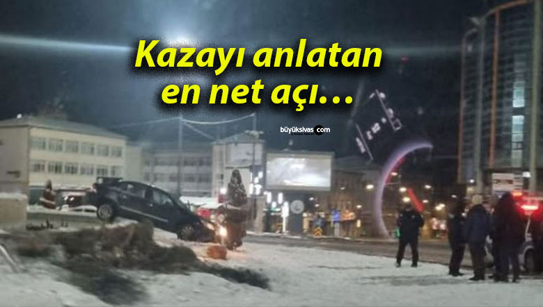 Sivas Kent Meydanı’nda Trafik Kazası! Araç Süs Havuzuna Uçtu!