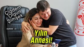 Çiğdem Olgun Şimşek’e ‘Yılın Annesi’ plaketi takdim edildi!