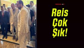 Cumhurbaşkanı Erdoğan’ın Yazlık Takım Elbisesi Sosyal Medyada Gündem Oldu!