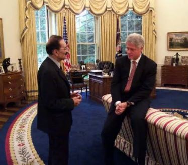 Cumhurbaşkanı Erdoğan ile Donald Trump’ın baş başa görüşmesinden kareler paylaşıldı!