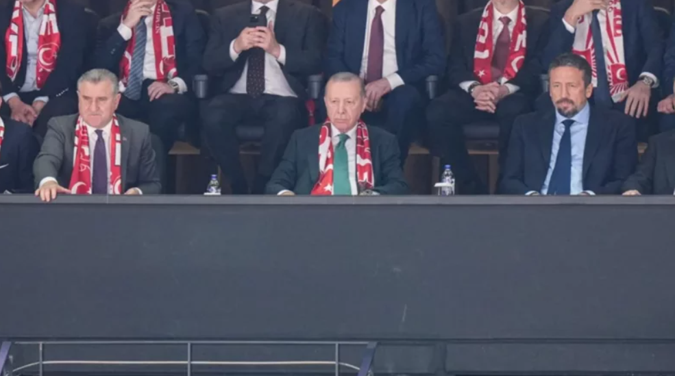 Cumhurbaşkanı Erdoğan, A Milli Basketbol Takımı’nın maçını izledi