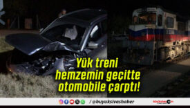Yük treni hemzemin geçitte otomobile çarptı!