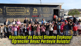 Koyulhisar’da Gezici Sinema Coşkusu! Öğrenciler Beyaz Perdeyle Buluştu!