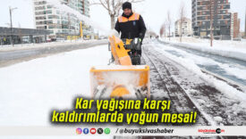 Kar yağışına karşı kaldırımlarda yoğun mesai!