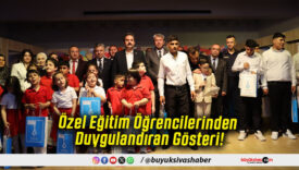 Özel Eğitim Öğrencilerinden Duygulandıran Gösteri!