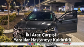 İki Araç Çarpıştı