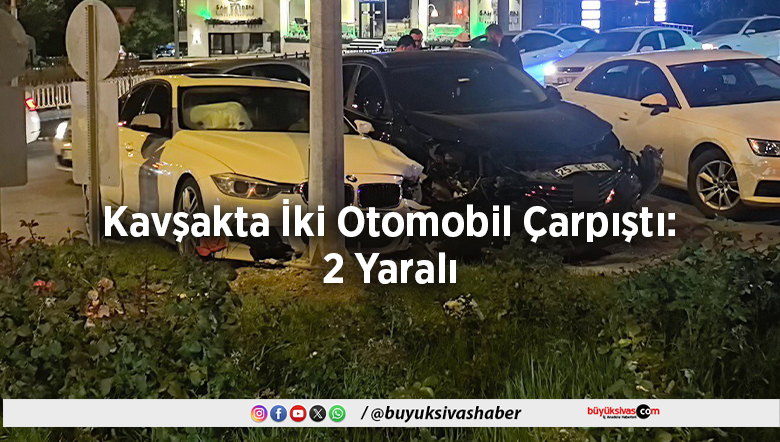 Kavşakta İki Otomobil