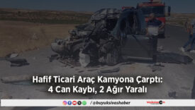 Araç Kamyona Çarptı